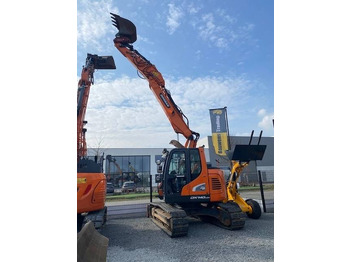 Crawler excavator DOOSAN DX140LCR-5