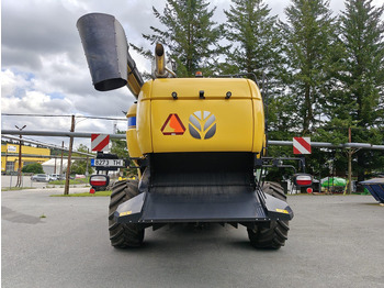 Combine harvester New Holland CX 8.90: picture 4