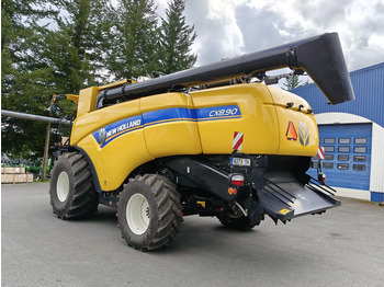 Combine harvester New Holland CX 8.90: picture 5