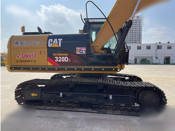 Crawler excavator CATERPILLAR 320D2: picture 3