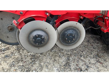 Seed drill Pöttinger Terrasem C6 Fertilizer: picture 4
