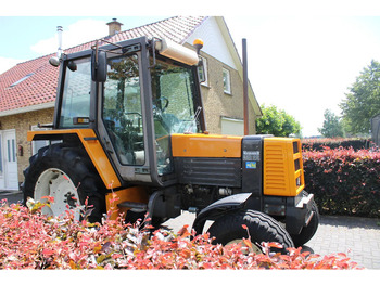 Farm tractor RENAULT