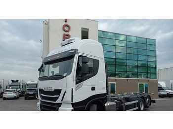 Container transporter/ Swap body truck IVECO Stralis 480