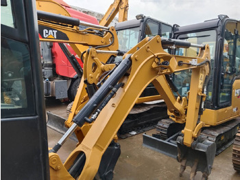 Mini excavator CATERPILLAR 302: picture 3