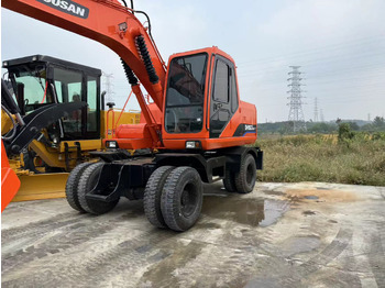 Wheel excavator DOOSAN DH150W-7: picture 3