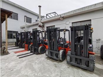 Diesel forklift HELI 35: picture 2