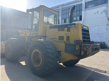 Wheel loader KOMATSU WA320-3: picture 2