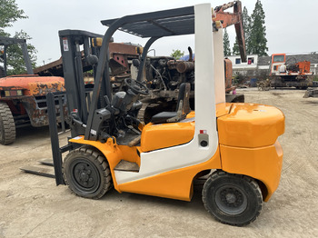 Diesel forklift TCM FD30: picture 4