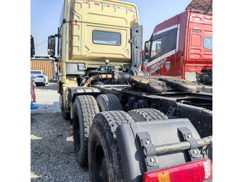 Tractor unit SHACMAN X3000 6x4: picture 3