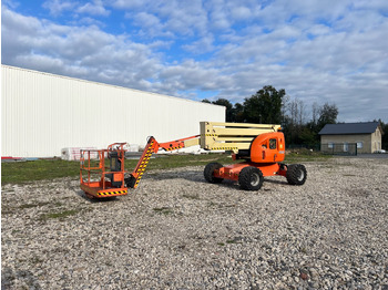 Articulated boom JLG