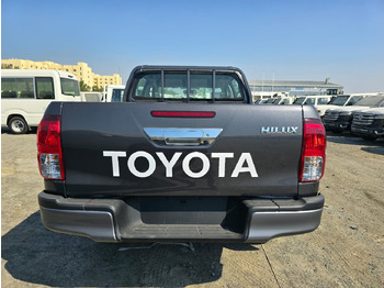 Pickup truck TOYOTA Hilux