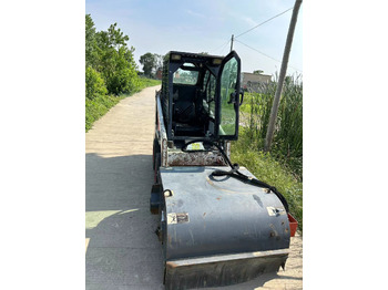 Skid steer loader BOBCAT S70