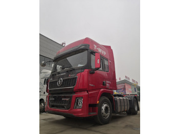 Tractor unit SINOTRUK