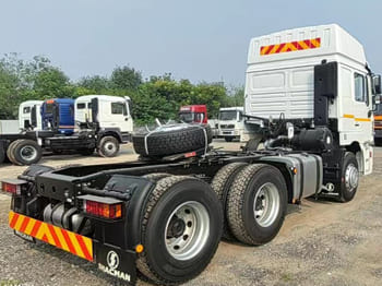 New Tractor unit SHACMAN Shacman Truck Head F3000 for Sale in Mali: picture 2