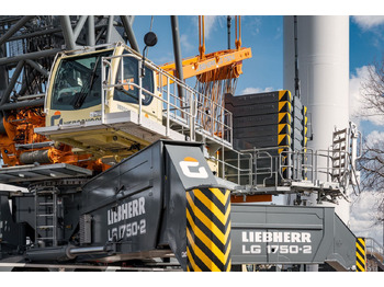 Mobile crane LIEBHERR