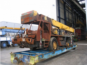 Mobile crane TEREX