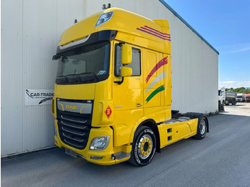 Tractor unit DAF XF 530