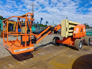 Articulated boom JLG