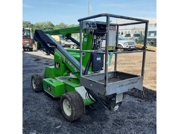 Articulated boom NIFTYLIFT