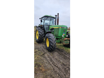 Farm tractor JOHN DEERE 4055 Series