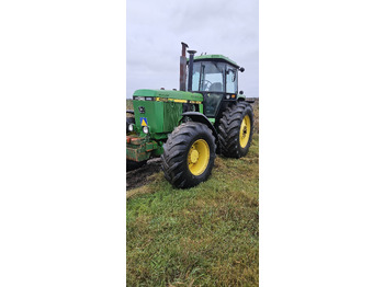 Farm tractor JOHN DEERE 4055 Series