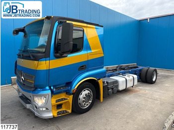 Cab chassis truck MERCEDES-BENZ Actros 1843