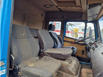 Interior photo 1: Dropside/ Flatbed truck Mercedes-Benz 814 Interior photo 1: Dropside/ Flatbed truck Mercedes-Benz 814