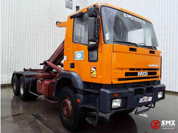 Container transporter/ Swap body truck IVECO Trakker