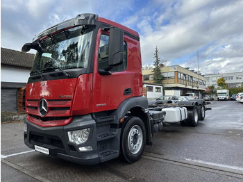 Cab chassis truck MERCEDES-BENZ