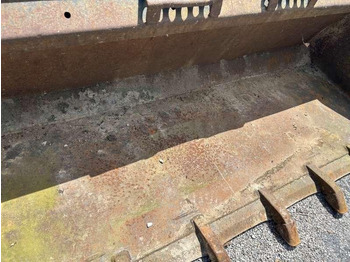 Loader bucket 1700mm: picture 3 Loader bucket 1700mm: picture 3