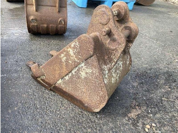 Excavator bucket 300mm - Axes 25mm: picture 5 Excavator bucket 300mm - Axes 25mm: picture 5