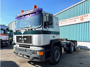Tractor unit MAN 26.372