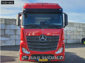 Tractor unit Mercedes-Benz Actros 1942 4X2 NL-Truck Mega StreamSpace: picture 3 Tractor unit Mercedes-Benz Actros 1942 4X2 NL-Truck Mega StreamSpace: picture 3