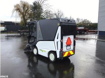 Green machine GM500H2 Hydrogen Waterstof Sweeper leasing Green machine GM500H2 Hydrogen Waterstof Sweeper: picture 2