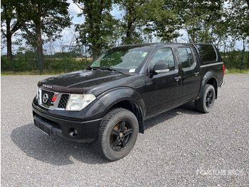 Pickup truck 2008 Nissan Navara 4x4 Dual Cab Pickup: picture 2