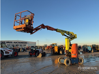 Articulated boom JLG