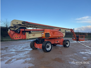 Articulated boom JLG