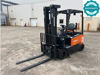 Electric forklift DOOSAN