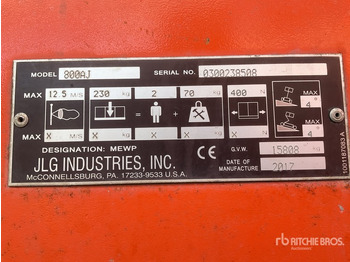 Articulated boom JLG