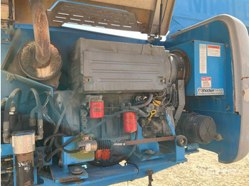 Articulated boom 2006 Genie Z135/70 4WD Diesel Articulating Boom Lift: picture 5