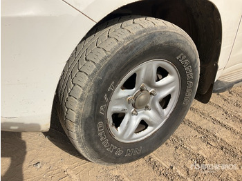 SUV 2012 Toyota Land Cruiser GX 200L 4x4 SUV: picture 5