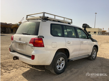 SUV 2012 Toyota Land Cruiser GX 200L 4x4 SUV: picture 3