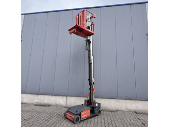 Vertical mast lift JLG