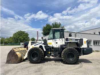 Wheel loader KOMATSU WA320