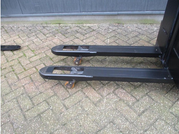 Stacker Toyota SWE 080L: picture 5 Stacker Toyota SWE 080L: picture 5