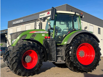 Farm tractor FENDT 724 Vario