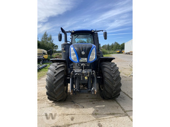 Farm tractor NEW HOLLAND T8