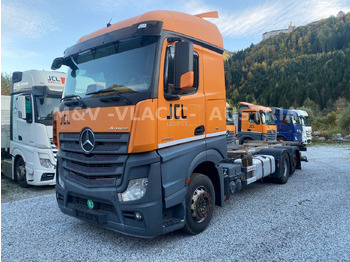 Container transporter/ Swap body truck MERCEDES-BENZ