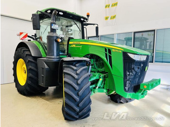 Farm tractor John Deere 8270R: picture 2