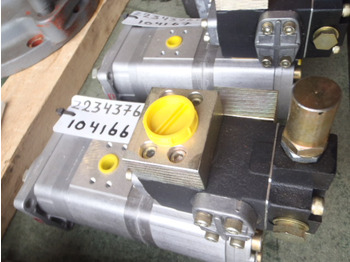 Hydraulic pump POCLAIN